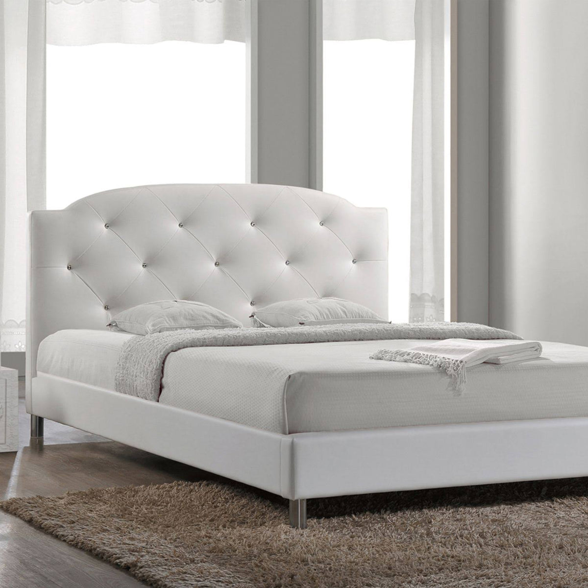 White Full Wood Bed M4278