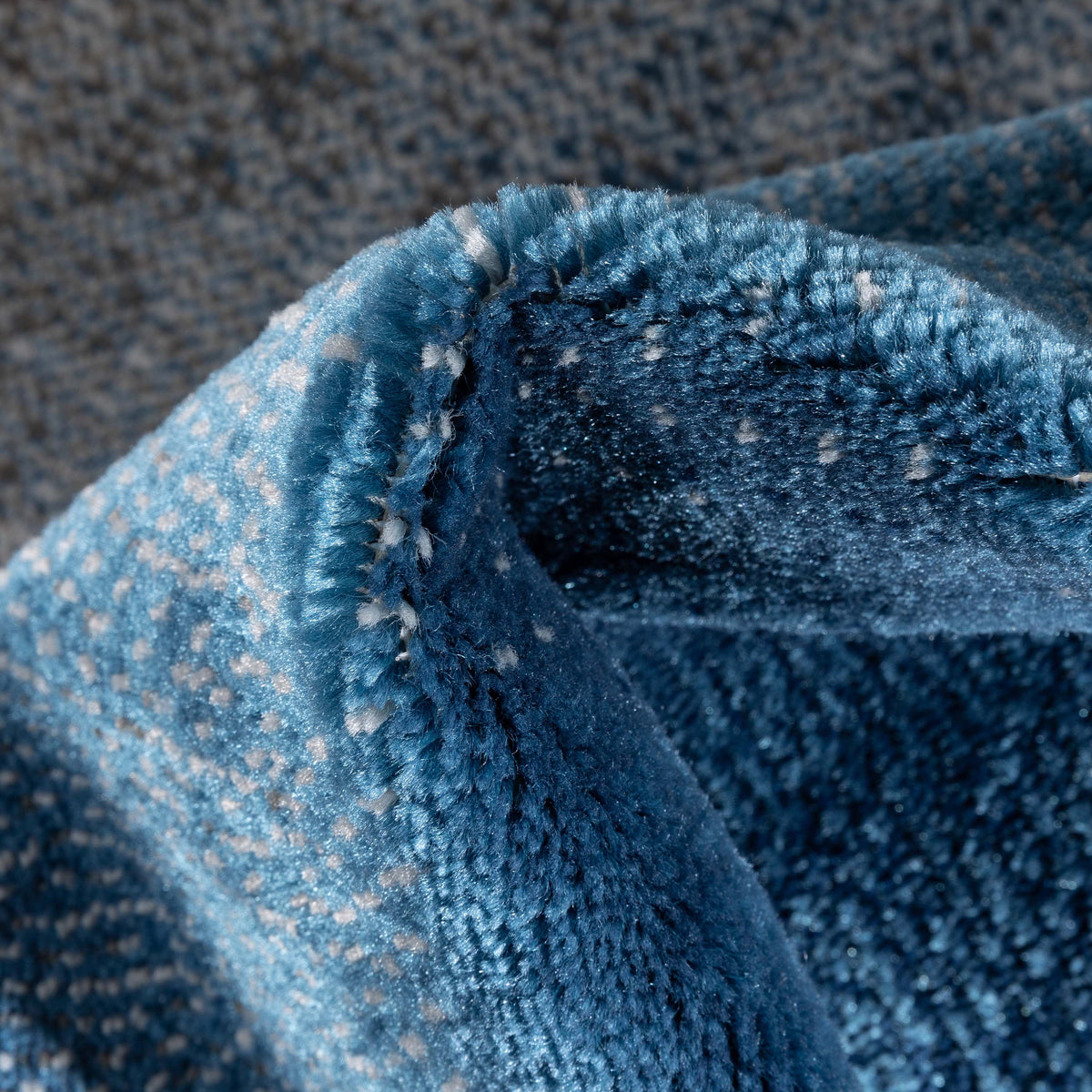 Blue 7'10" x 9'10" Area Rug L9278