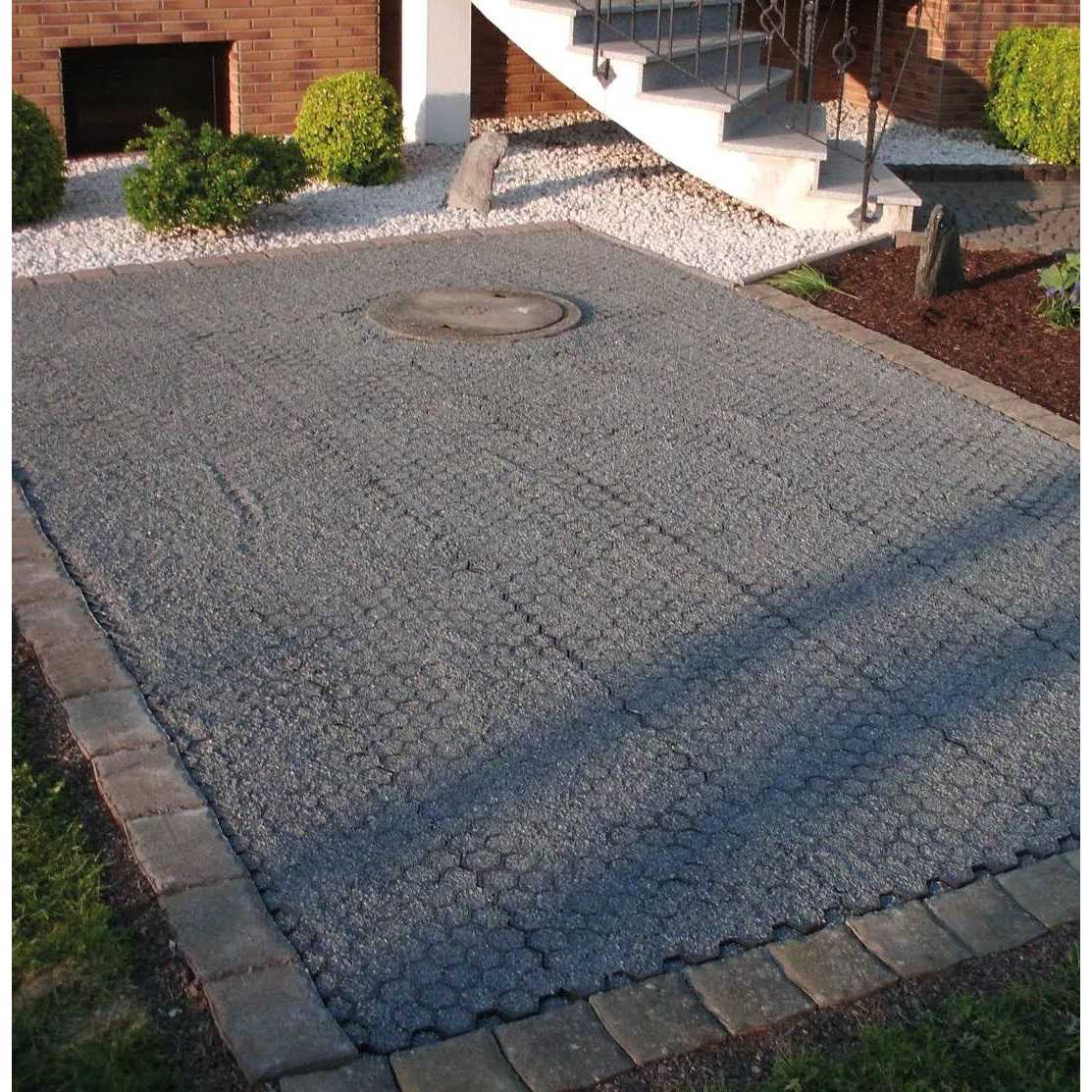 Heavy Duty Grass Gravel and Paddock Pavers O405